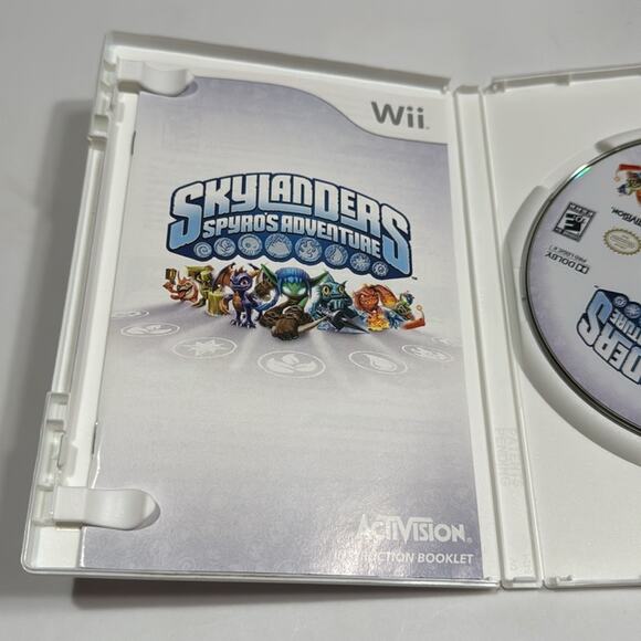 Skylanders: Spyro's Adventure on Nintendo Wii - Picture 3 of 4